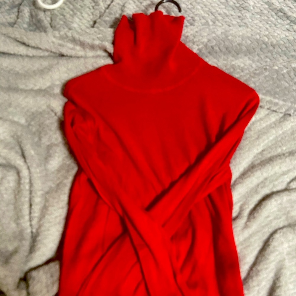 Red bright turtle neck